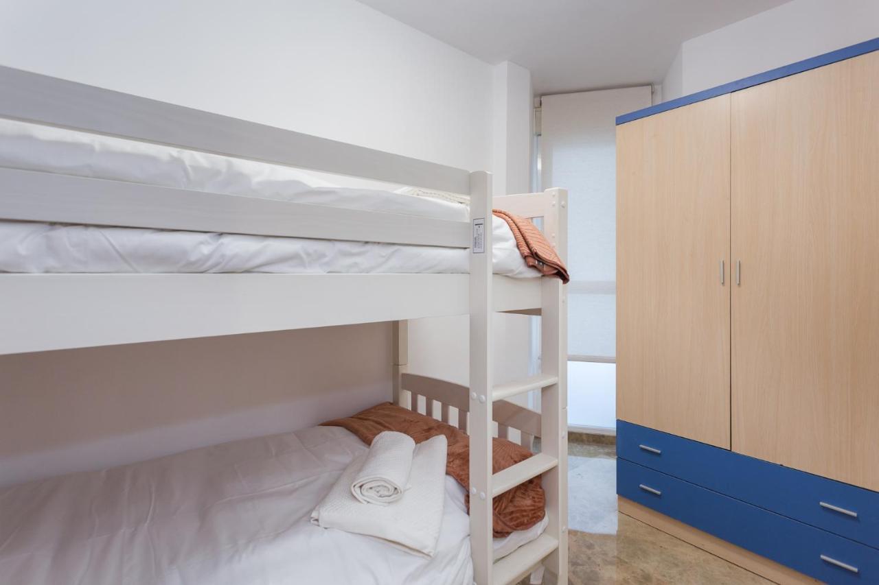 Piso Familiar Cerca Del Centro, Ac Y Wifi Gratis Apartment Валенсия Екстериор снимка