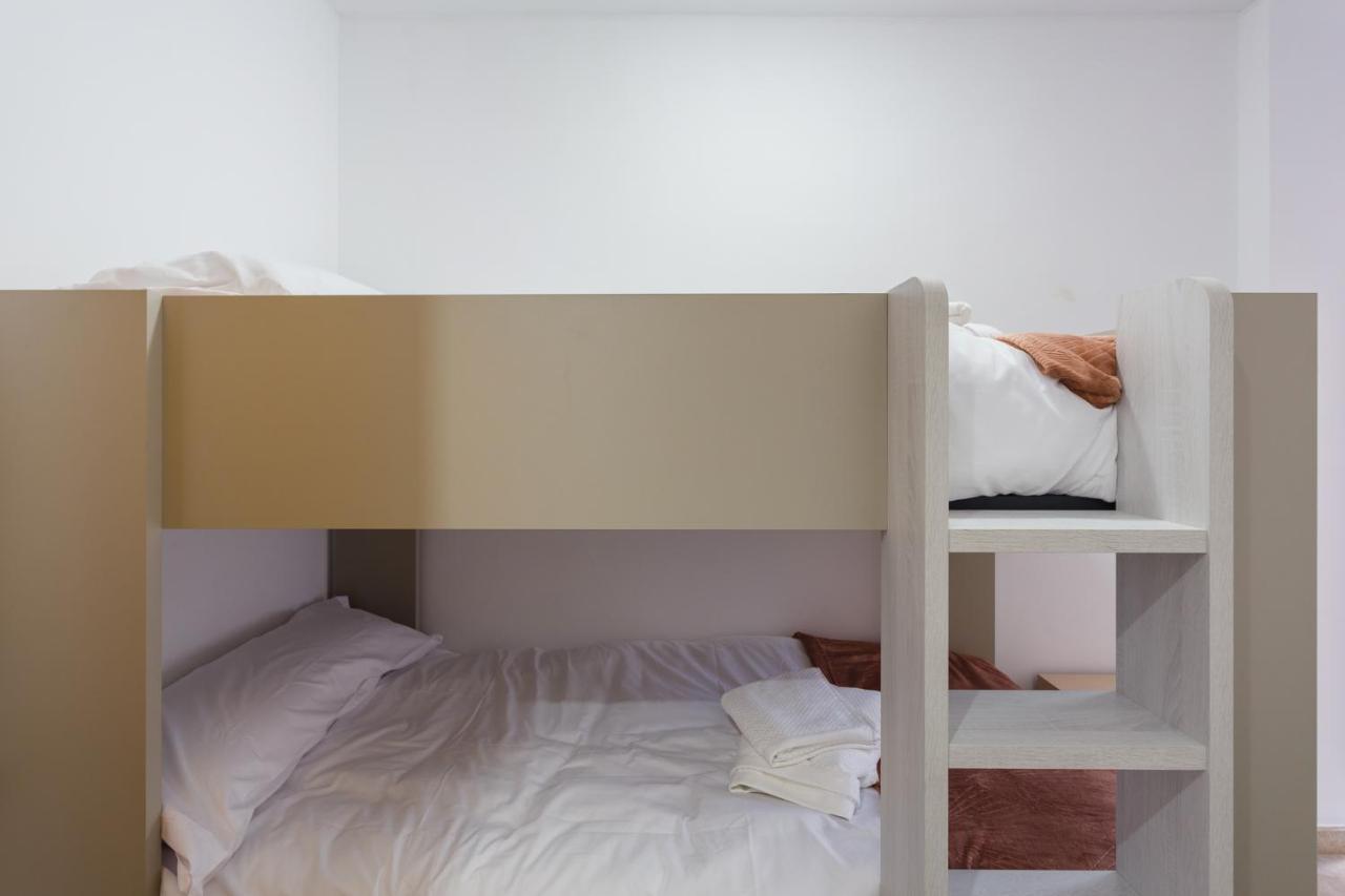 Piso Familiar Cerca Del Centro, Ac Y Wifi Gratis Apartment Валенсия Екстериор снимка