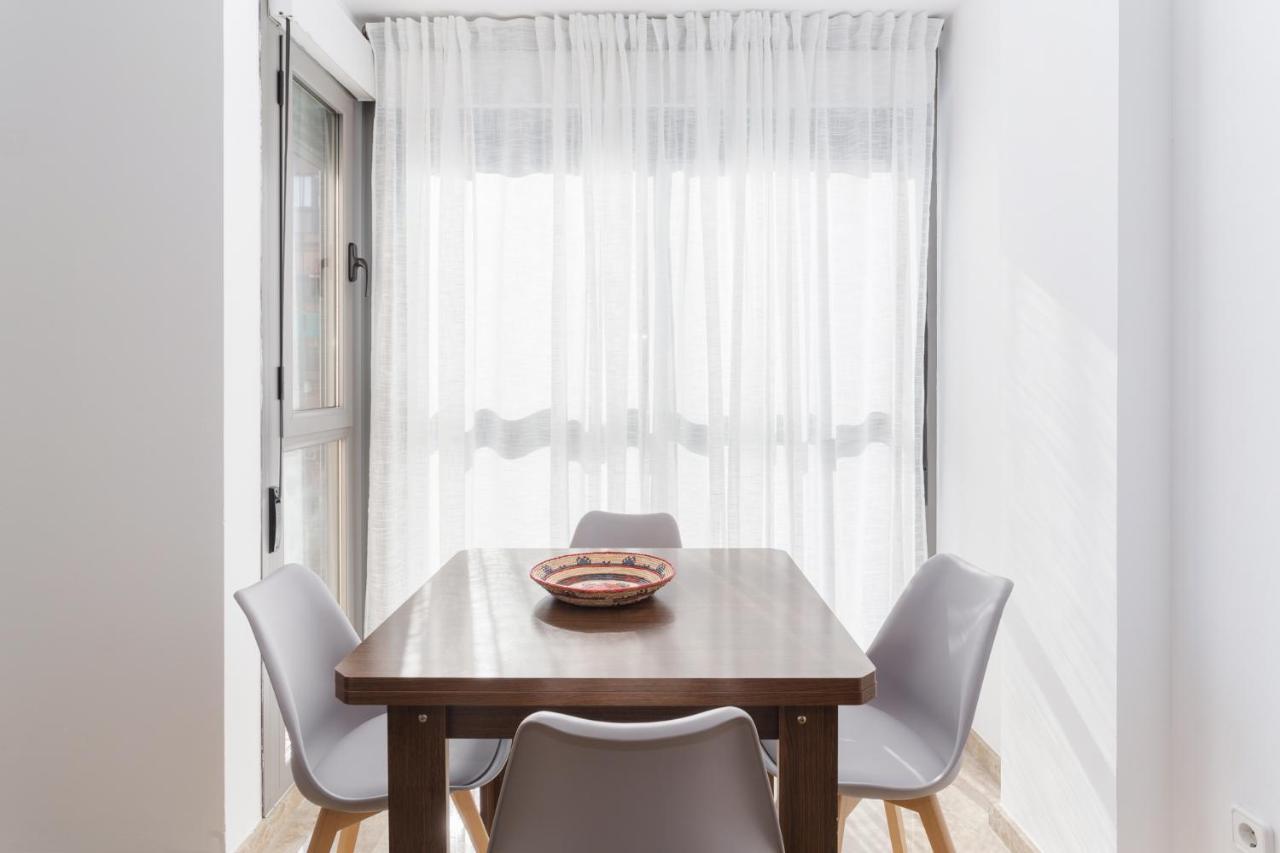 Piso Familiar Cerca Del Centro, Ac Y Wifi Gratis Apartment Валенсия Екстериор снимка