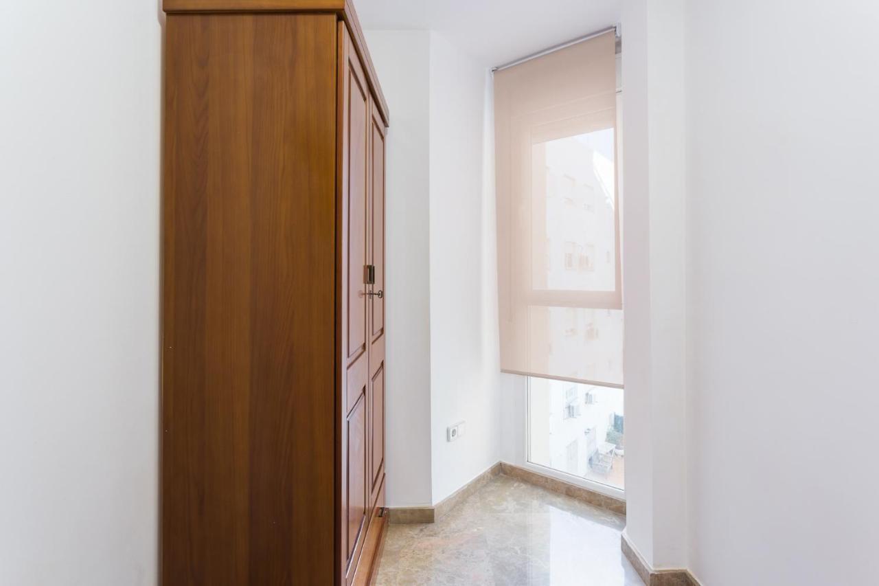 Piso Familiar Cerca Del Centro, Ac Y Wifi Gratis Apartment Валенсия Екстериор снимка