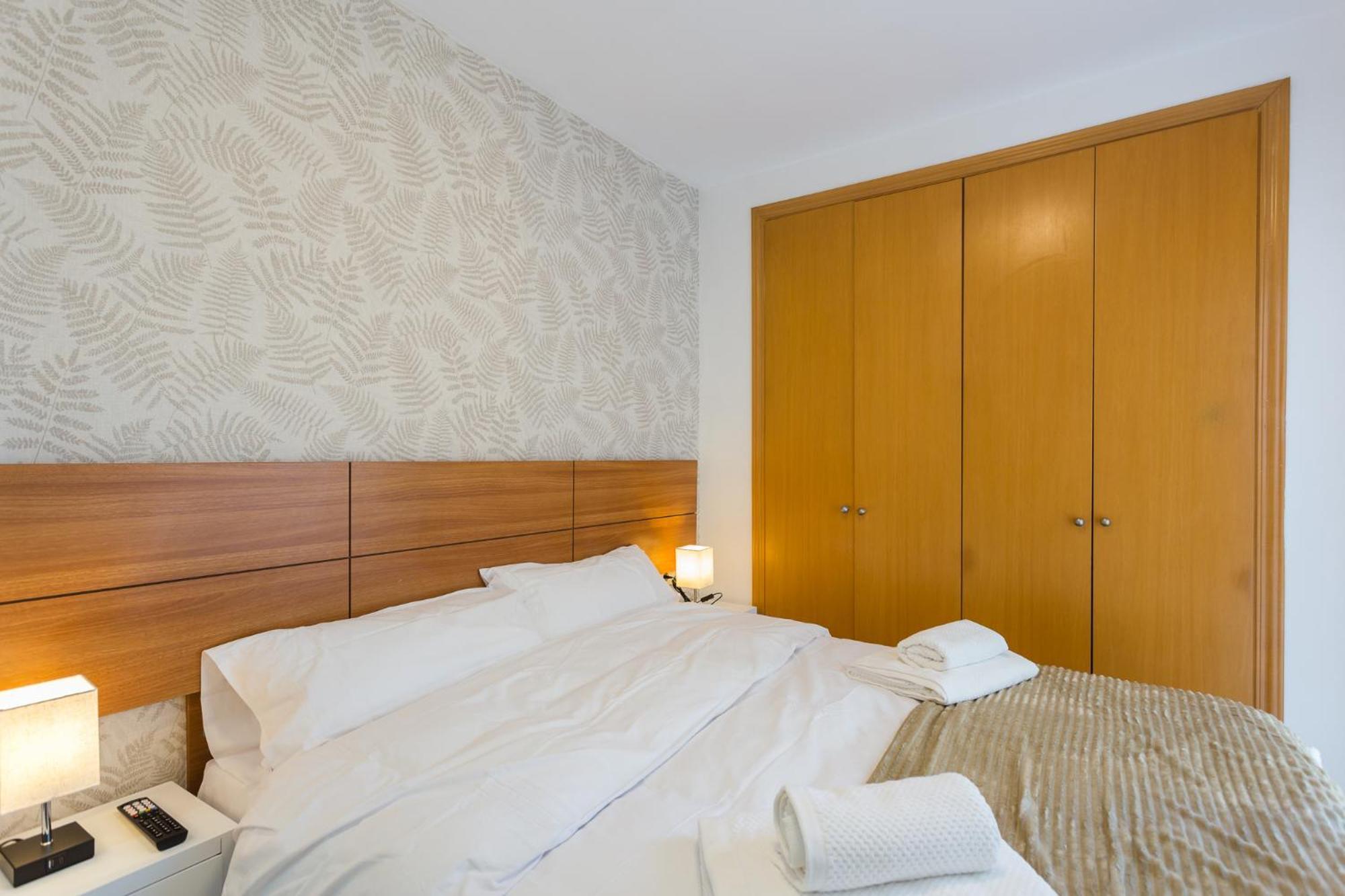 Piso Familiar Cerca Del Centro, Ac Y Wifi Gratis Apartment Валенсия Екстериор снимка