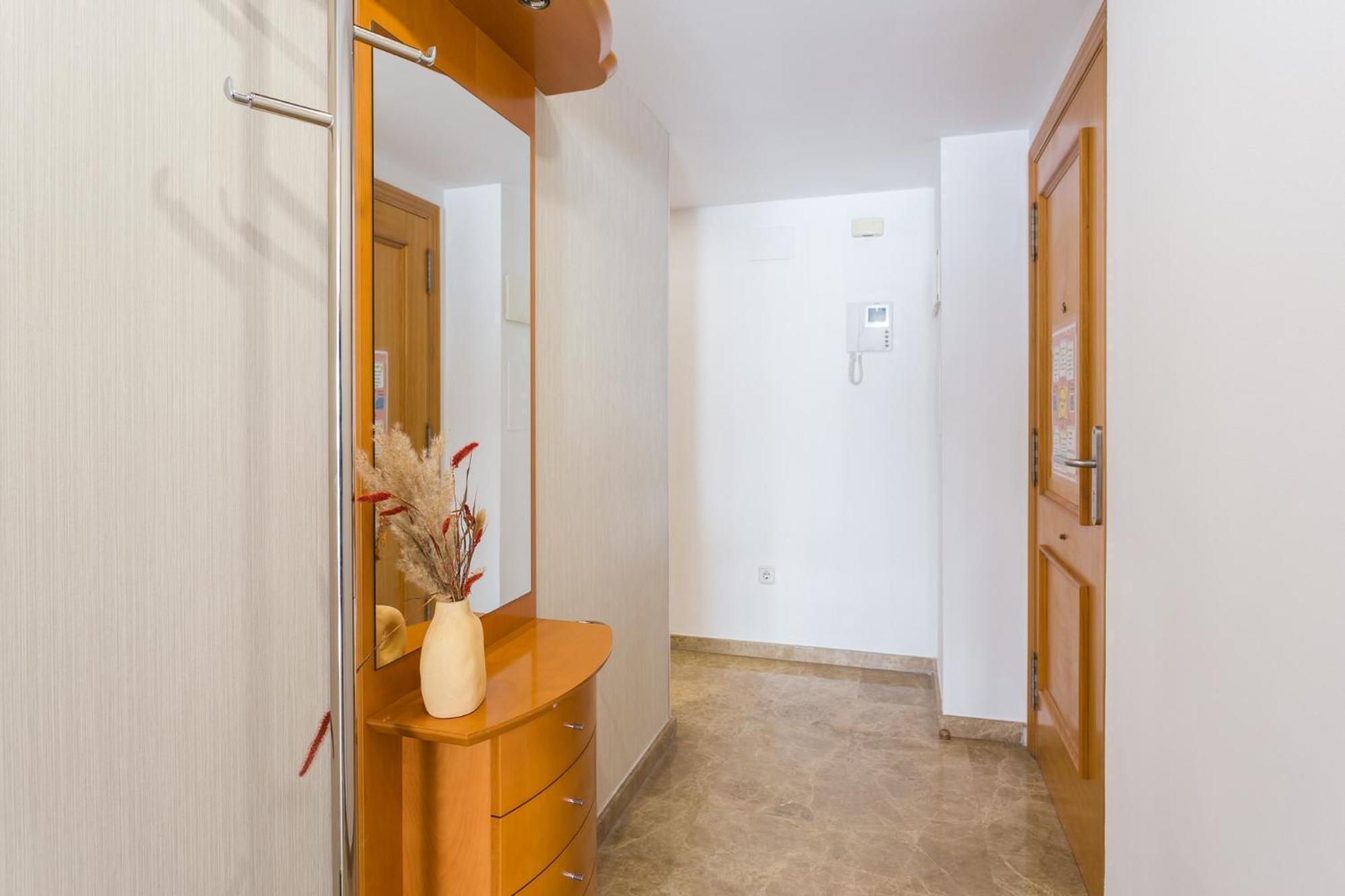 Piso Familiar Cerca Del Centro, Ac Y Wifi Gratis Apartment Валенсия Екстериор снимка