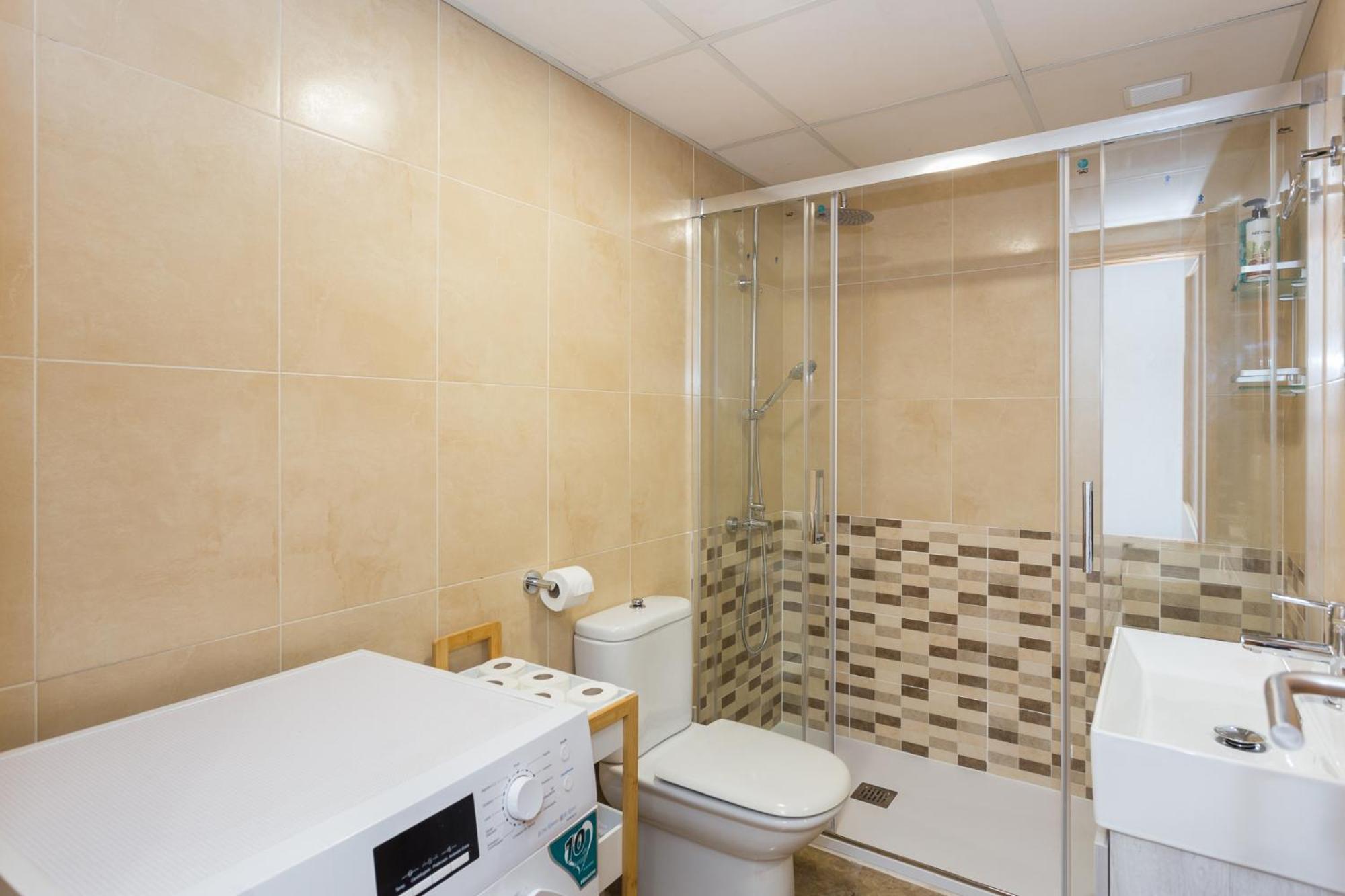Piso Familiar Cerca Del Centro, Ac Y Wifi Gratis Apartment Валенсия Екстериор снимка
